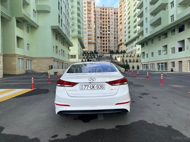 Hyundai Avante-2