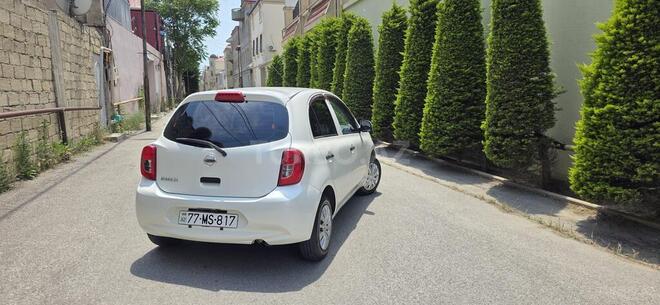 Nissan March-5