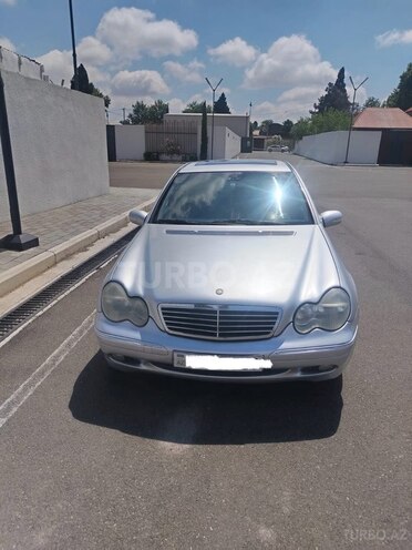Mercedes C 200-1