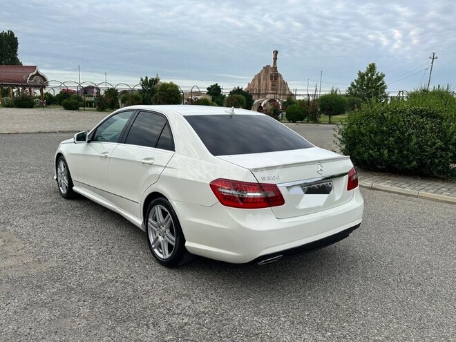 Mercedes E 350-11