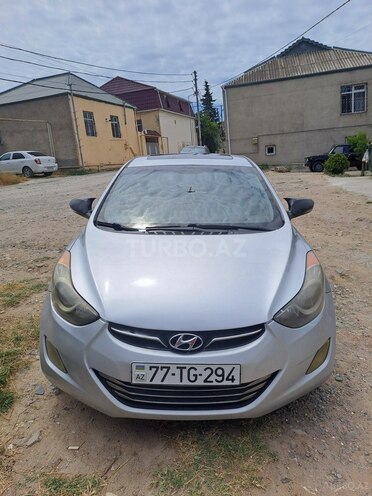Hyundai Elantra-1
