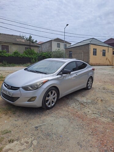 Hyundai Elantra-2