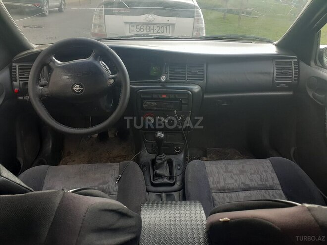 Opel Vectra-5