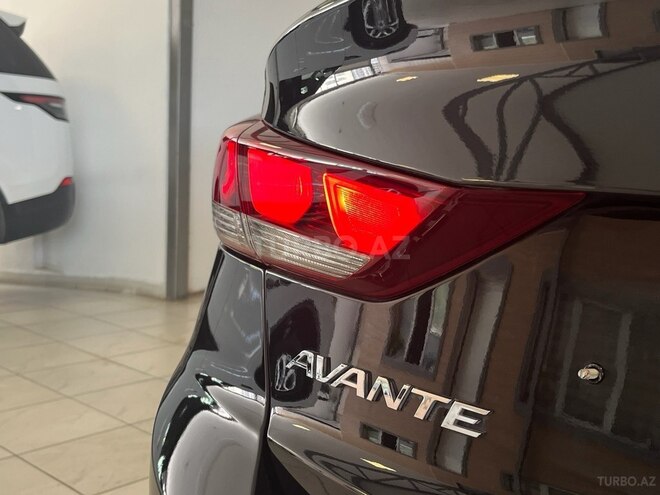 Hyundai Avante-3