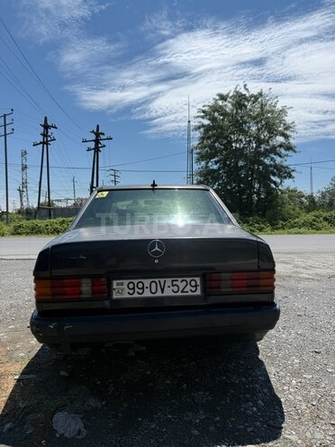 Mercedes 190-2