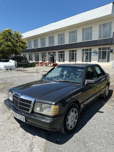 Mercedes 190-8