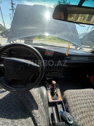 Mercedes 190-10
