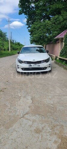 Kia K5-1