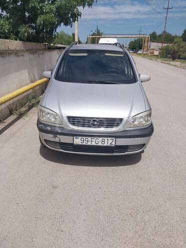 Opel Zafira-1