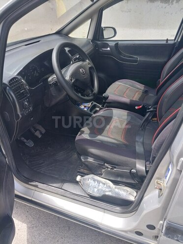 Opel Zafira-5