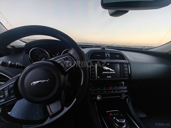 Jaguar XE-2