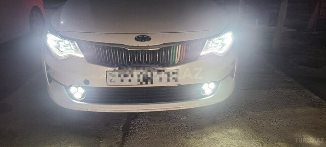 Kia K5-4