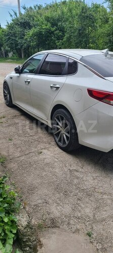 Kia K5-3