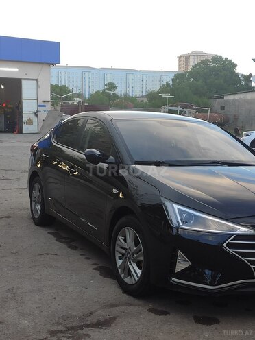 Hyundai Elantra-4