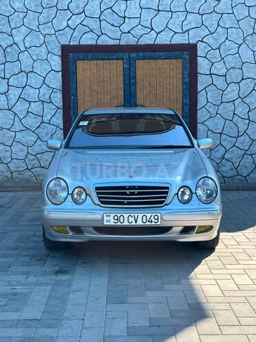 Mercedes E 220-5