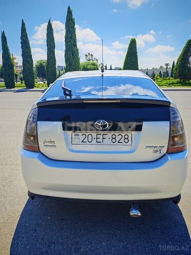 Toyota Prius-4