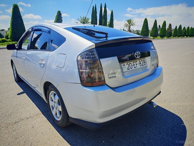 Toyota Prius-13