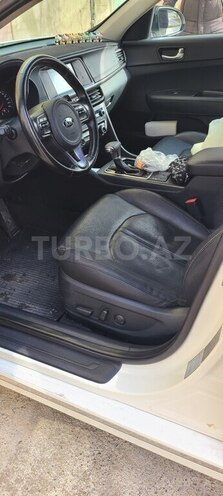 Kia K5-12