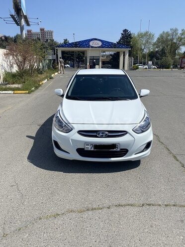 Hyundai Accent-1