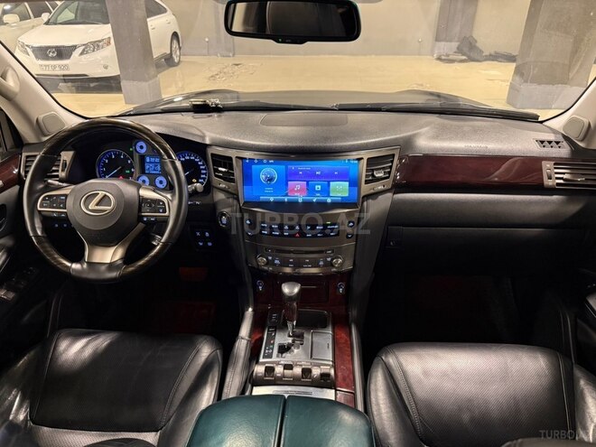 Lexus LX 570-17