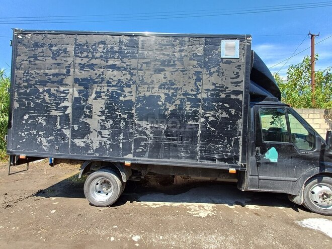Ford Transit-7