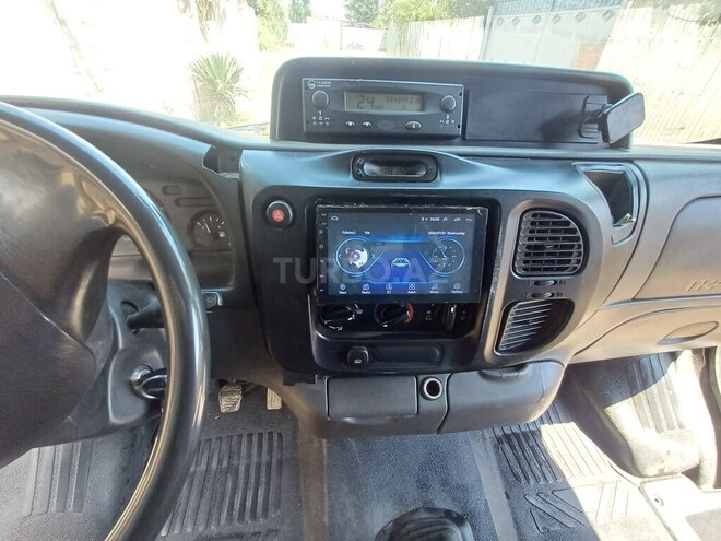 Ford Transit-3