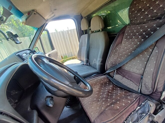 Ford Transit-12