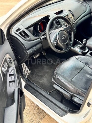 Kia Cerato-11
