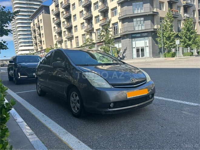 Toyota Prius-3