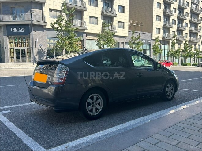 Toyota Prius-4