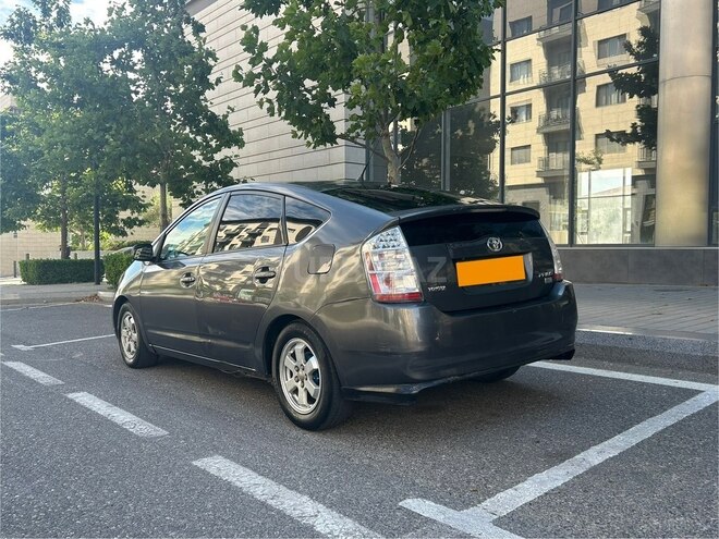 Toyota Prius-6