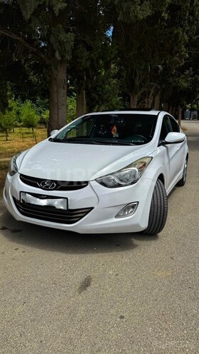 Hyundai Elantra-1