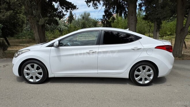 Hyundai Elantra-15