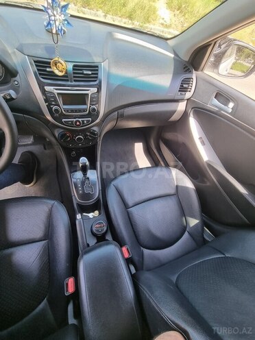 Hyundai Accent-8