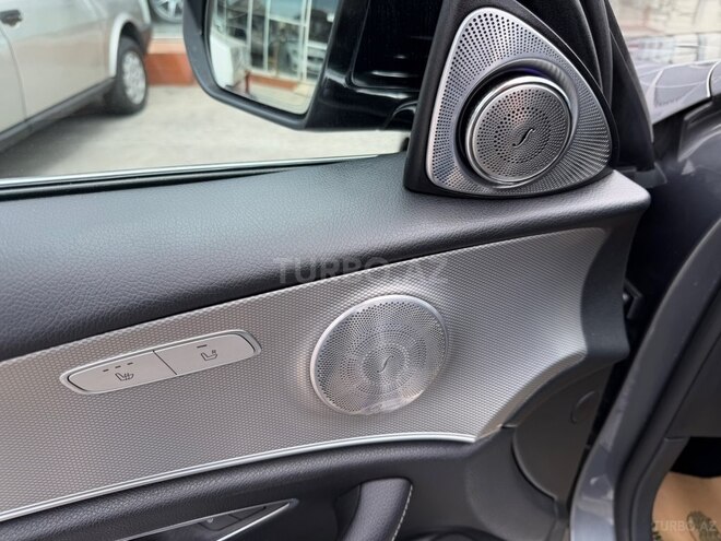 Mercedes E 300-13