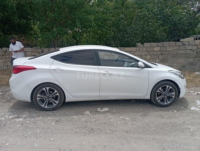 Hyundai Avante-3
