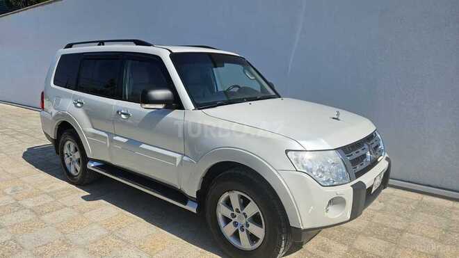 Mitsubishi Pajero-2