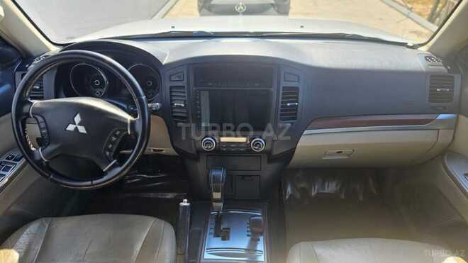 Mitsubishi Pajero-3