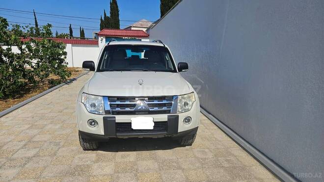 Mitsubishi Pajero-1