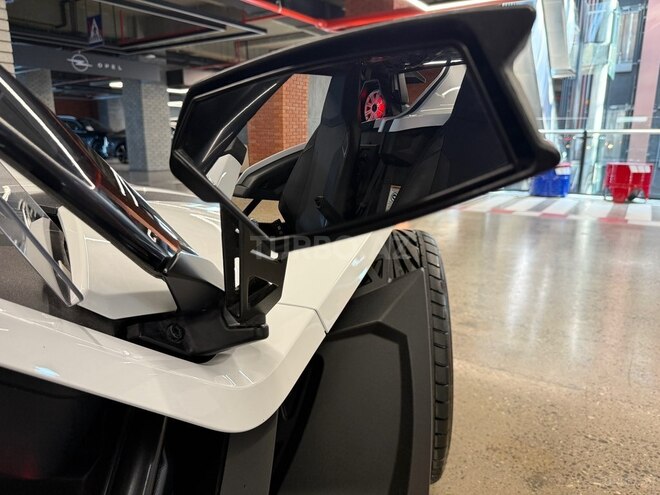 Polaris Slingshot-13