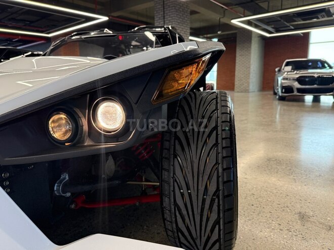 Polaris Slingshot-8