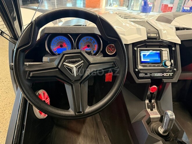 Polaris Slingshot-10