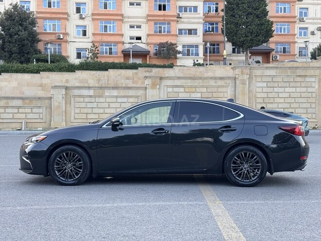 Lexus ES 250-3