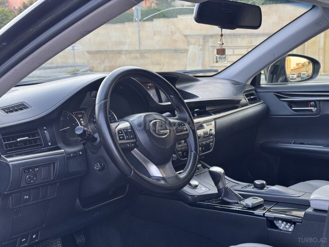Lexus ES 250-7