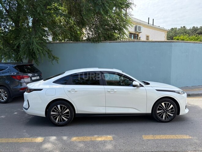 Changan Qiyuan A05-5