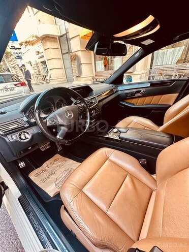 Mercedes E 300-6
