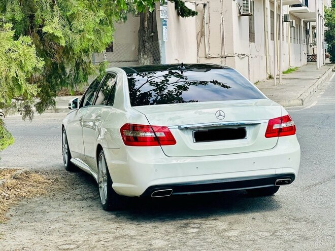 Mercedes E 300-9