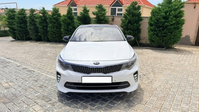 Kia K5-4
