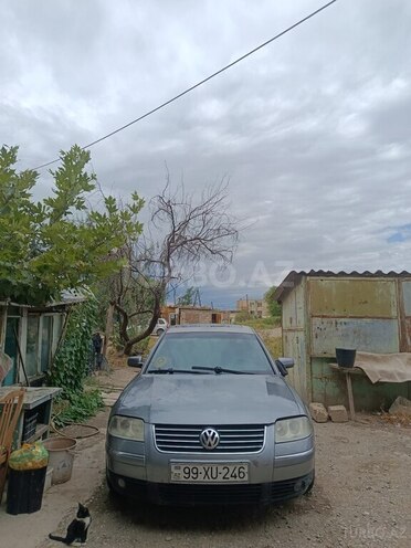 Volkswagen Passat-2