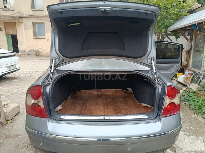 Volkswagen Passat-8